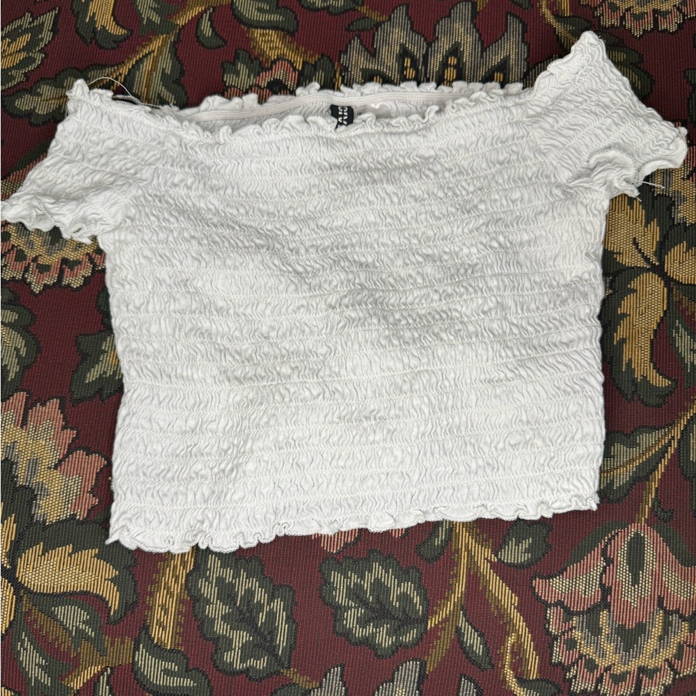 Scrunched White H&M crop top.